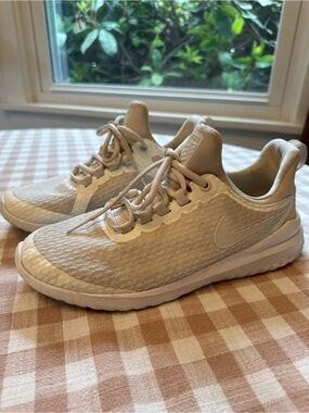 Nike Renew Rival Women’s Running Shoes Beige/White Sneakers 7.5